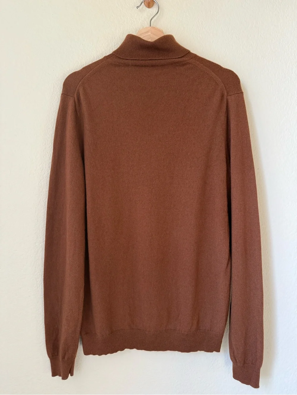 Theory Men’s Brown Turtleneck Fine Knit Sweater Size M